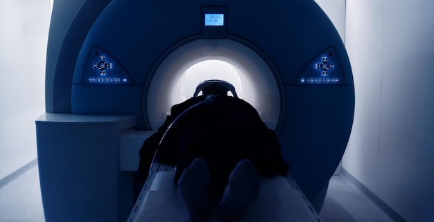 Jak przetrwać rezonans magnetyczny z klaustrofobią?